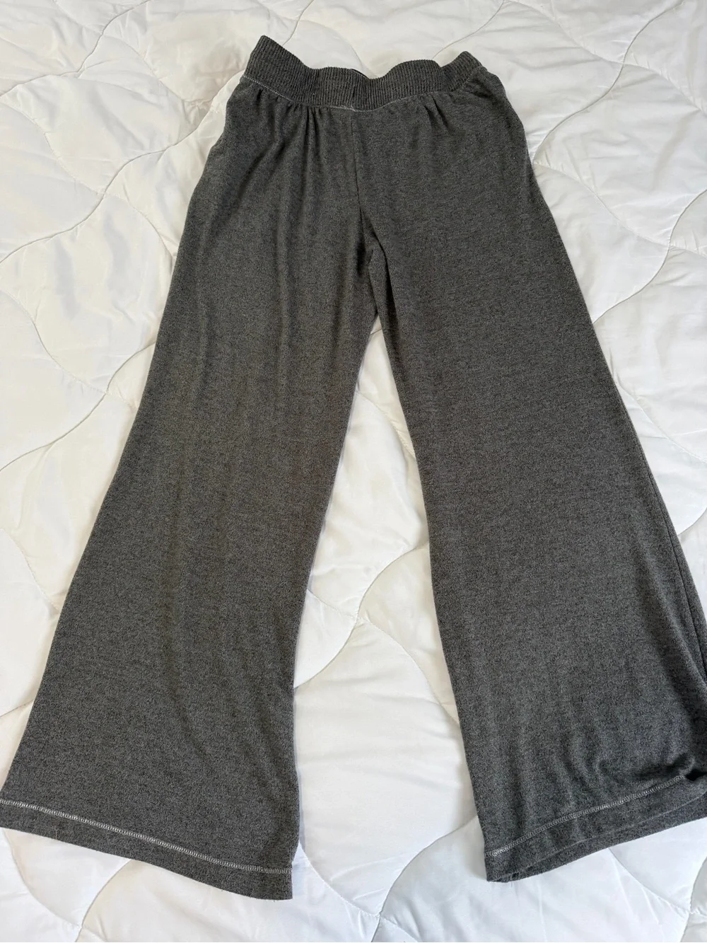 Cozy Women's Wide-Leg Pajama Pants - Charcoal Gray
